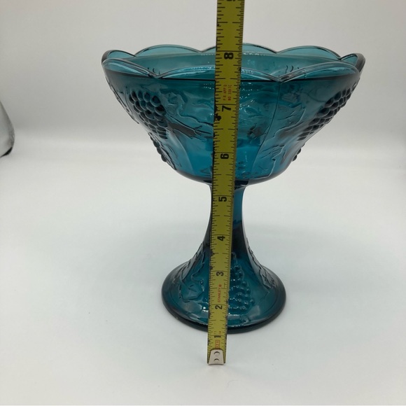 Indiana Glass teal pedestal dish grape pattern - Picture 11 of 12
